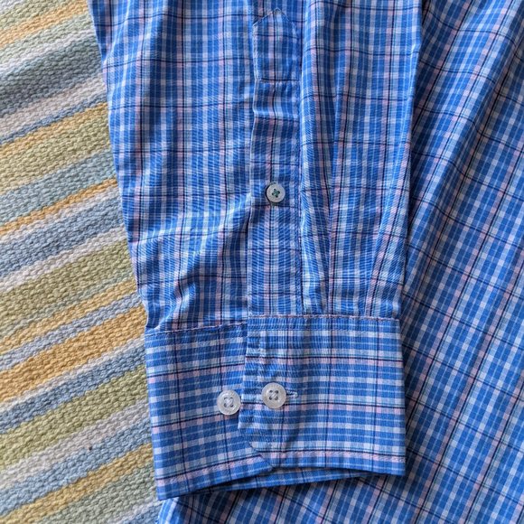 ✨ Izod blue plaid button up size Large - Picture 9 of 10